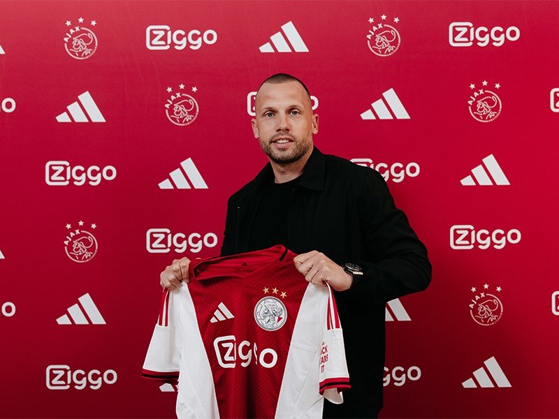 John Heitinga leaves Liverpool to sign up with Ajax Amsterdam as head coach.  Photo credit: Ajax