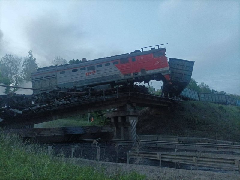 Russia: Freight train derails as railway bridge collapses, 2nd in 24 hrs