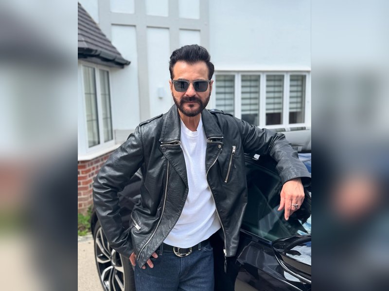 Sanjay Kapoor thanks Madhuri Dixit for making him ‘feel comfortable’ on the sets of ‘Raja’