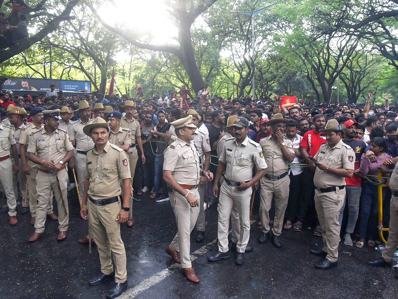 B'luru stampede: 'No magical powers with police', CAT recommends reinstatement of 5 cops (File Photo)