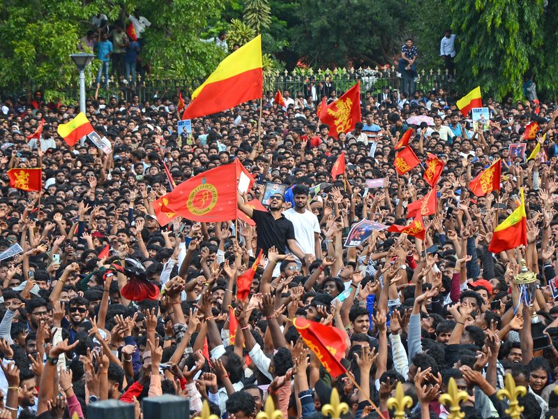 RCB extends Rs 25 lakh each to families of 11 stampede victims