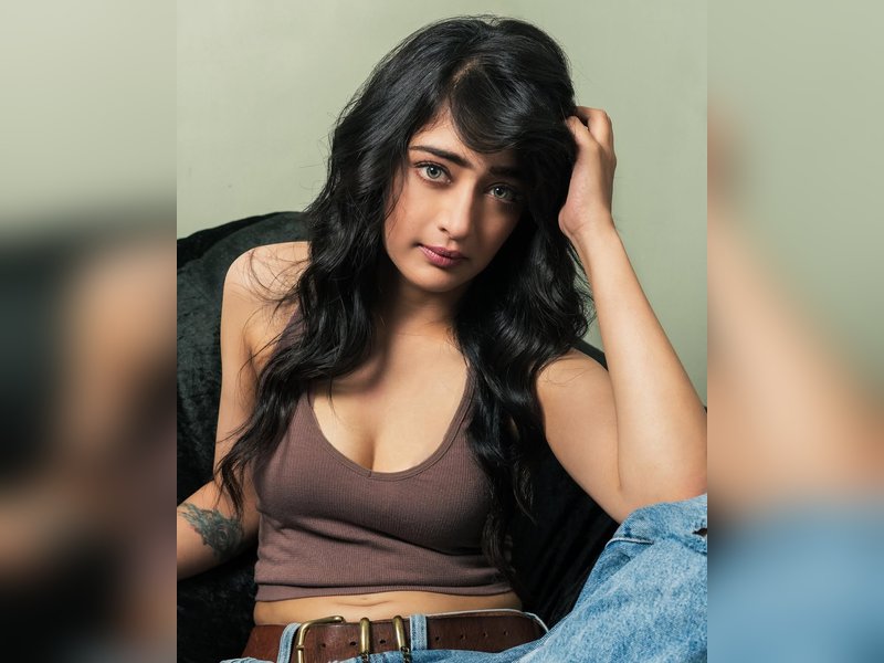 Aksharaa Haasan alerts public of person falsely using her name