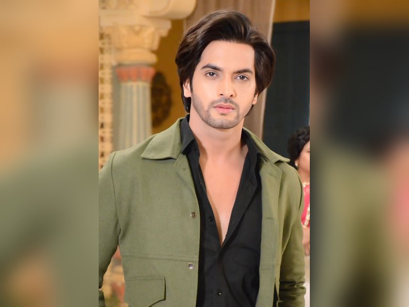 Ashish Dixit is living his 'Pati Brahmachari' role in real life as well	