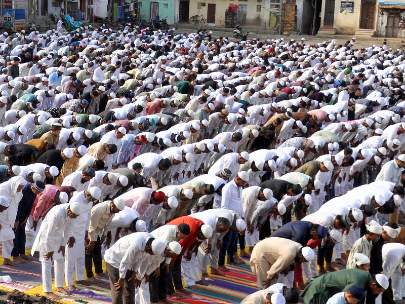 Muslim leaders meet in Mumbai to ensure 'peaceful Bakrid'