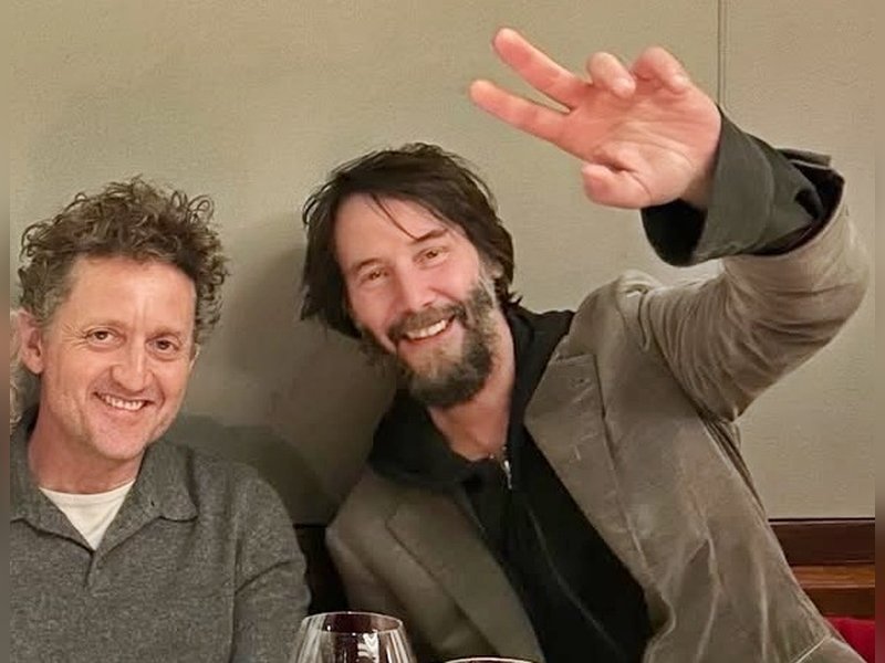 Keanu Reeves, Alex Winter tease reunion on broadway stage