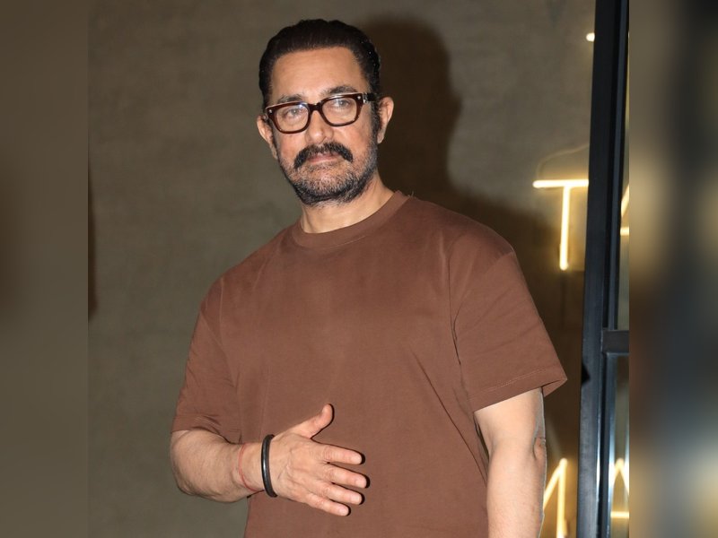 Aamir Khan, Kareena Kapoor, & Kajol offer condolences to the families of the Air India crash victims