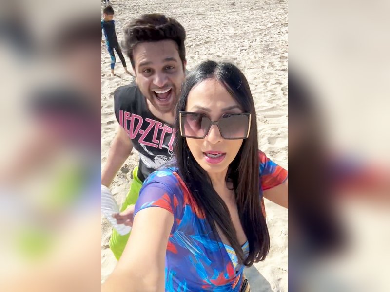 Krushna Abhishek hilariously ruins wife Kashmera Shah’s beach video