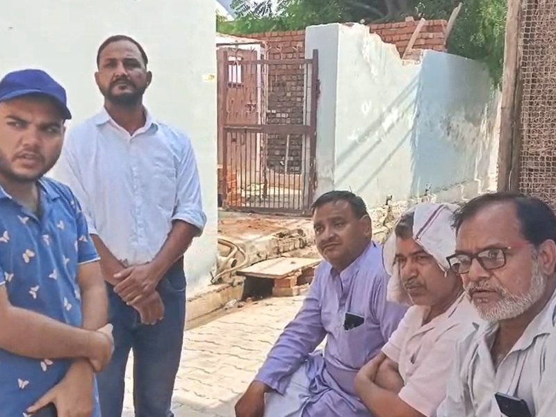 Agra couple among victims of AI-171 crash; Grief grips native village