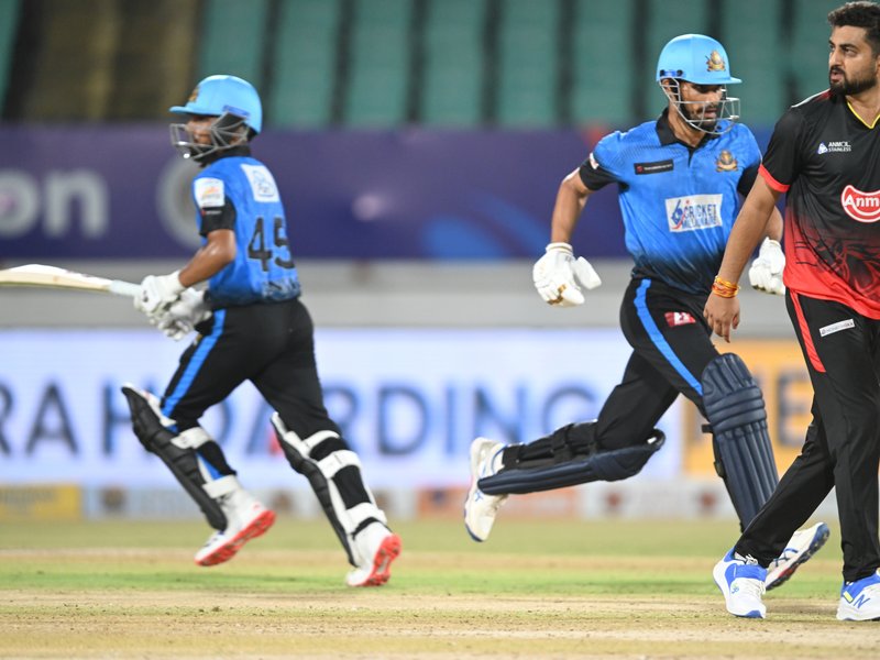 Second win for Zalawad Strikers in Saurashtra Pro T20 League, beat Anmol Kings Halar by 6 wickets in the Saurashtra Pro T20 League in Rajkot on Friday. Photo credit: SCA