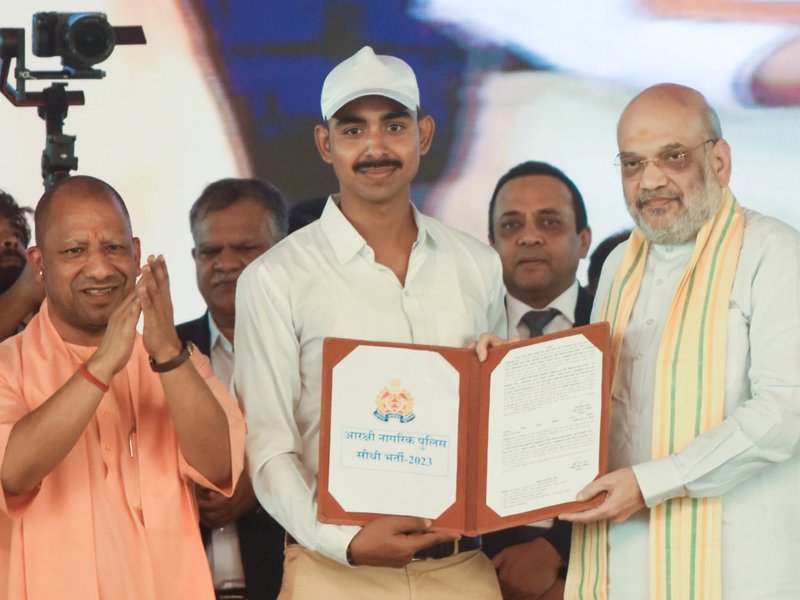 UP: Over 60,000 police constables including 12,000 women get appointment letters