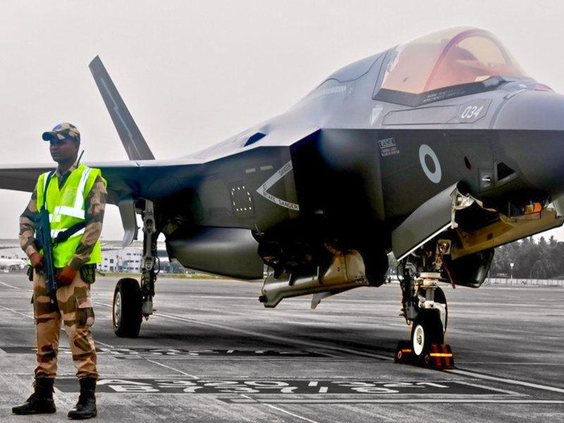 Stranded British fighter jet to be moved to Thiruvananthapuram airport's repair facility