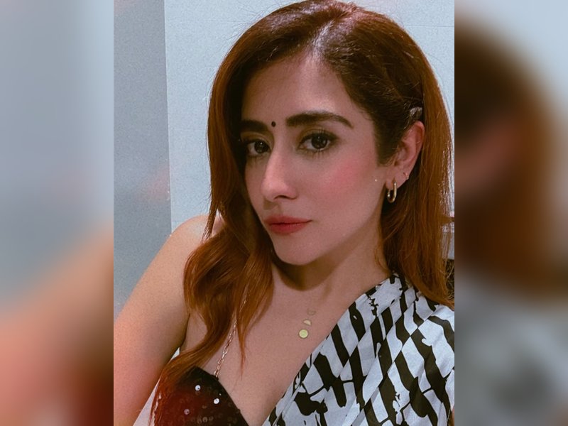 Jonita Gandhi speaks up on the thrill of performing for live audience