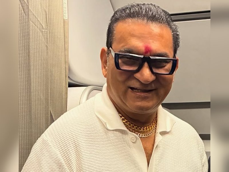 Abhijeet Bhattacharya crosses paths with ‘Italian Swamiji’ in Milan 