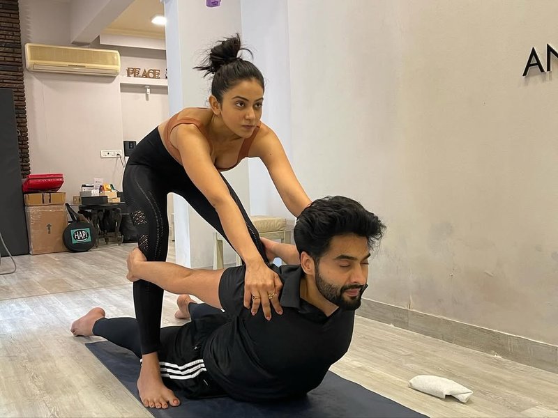 Rakul Preet Singh says 'Yoga reminds us to be present' this World Yoga Day