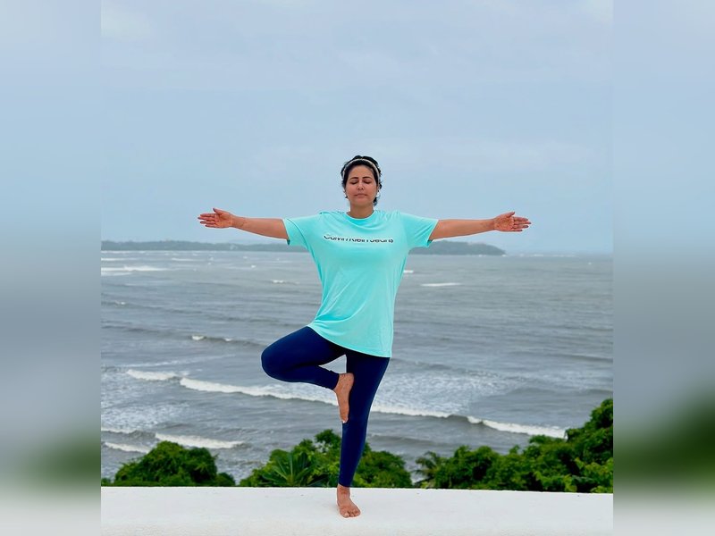 Hina Khan does Yoga with a ‘perfect view’