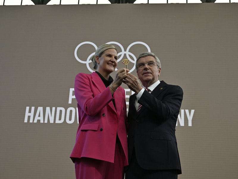 Kristy Coventry takes over as International Olympic Committee (IOC) chief, receives golden key from Thomas Bach. Photo credit: IOC Media