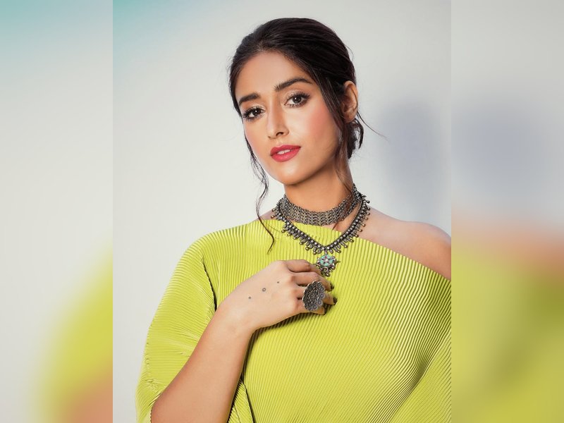 Priyanka, Vidhya Balan & others congratulate Ileana D'Cruz on becoming mother for the second time