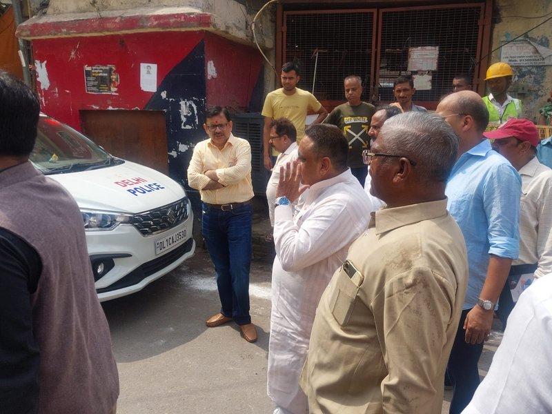 MP Praveen Khandelwal, Delhi, encroachment, LNJP hospital