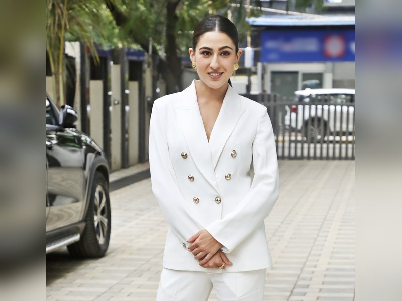 Sara Ali Khan calls it a big day as Ibrahim's Sarzameen trailer out along with Metro... In Dino	