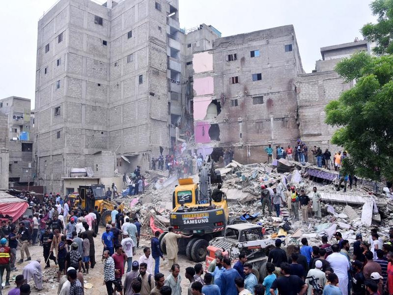 Pakistan: Death toll from Karachi building collapse rises to 17