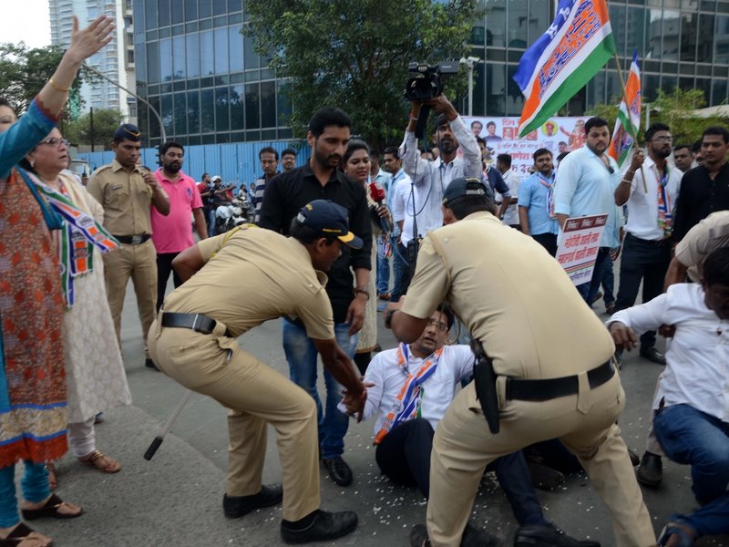Police arrests MNS workers for morcha in Mira-Bhayandar area; releases them later