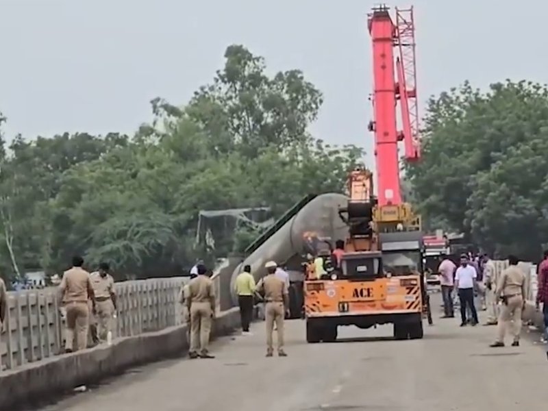 Vadodara bridge collapse: Death toll rises to 9, PM Modi expresses grief