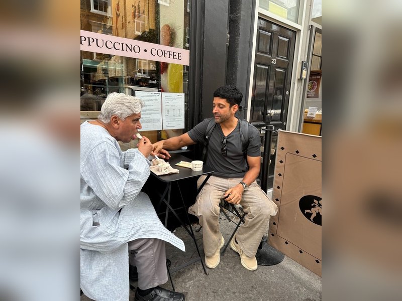 Shabana Azmi captures a sweet father-son moment as Javed Akhtar and Farhan enjoy ice cream during their holiday