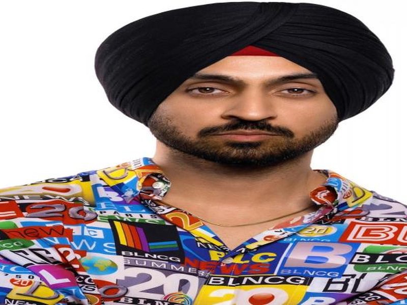 Diljit Dosanjh flashes a smile and waves at paparazzi in his first public appearance after ‘Sardaar Ji 3’ row