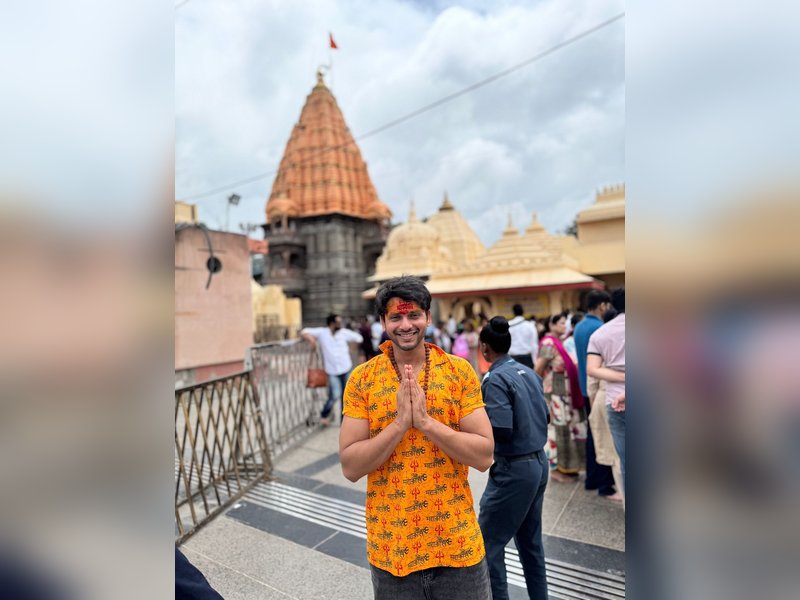 Ankit Raizada visits Kashi Vishwanath Temple, Mahakaleshwar Temple to seek blessings 