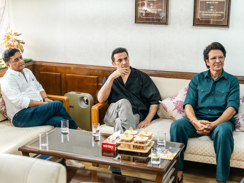 I4C officials meet the cast of 'Special Ops 2.0' to discuss cyber crime