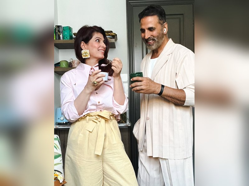 Twinkle shares picture with Akshay Kumar after ‘long day of cricket’ 