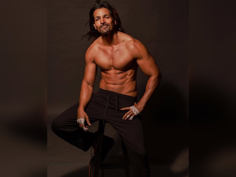 Harshvardhan Rane starts dubbing for ‘Ek Deewane ki Deewaniyat’