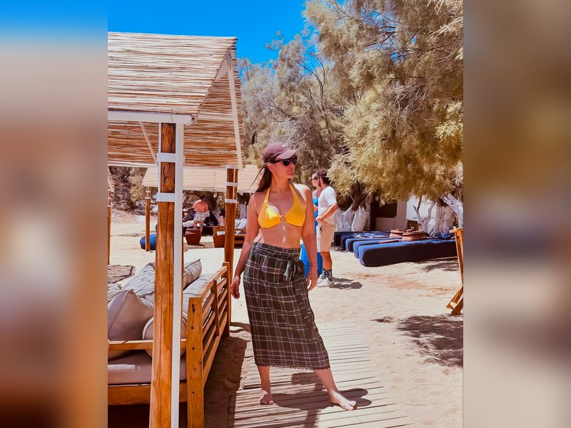 Kareena Kapoor's vacation in Greece comes with a Shah Rukh Khan twist	