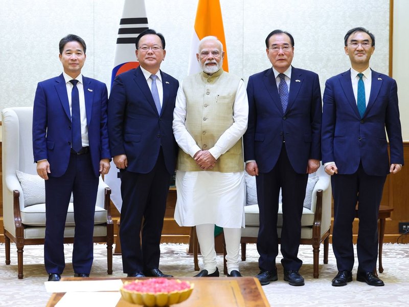 Delegation of Special Envoys from South Korea calls on PM Modi