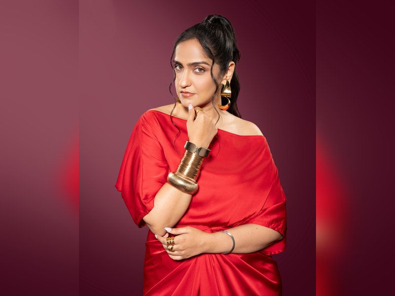 Singer Asees Kaur drops her debut EP ‘Broken’ with composer Goldie Sohel