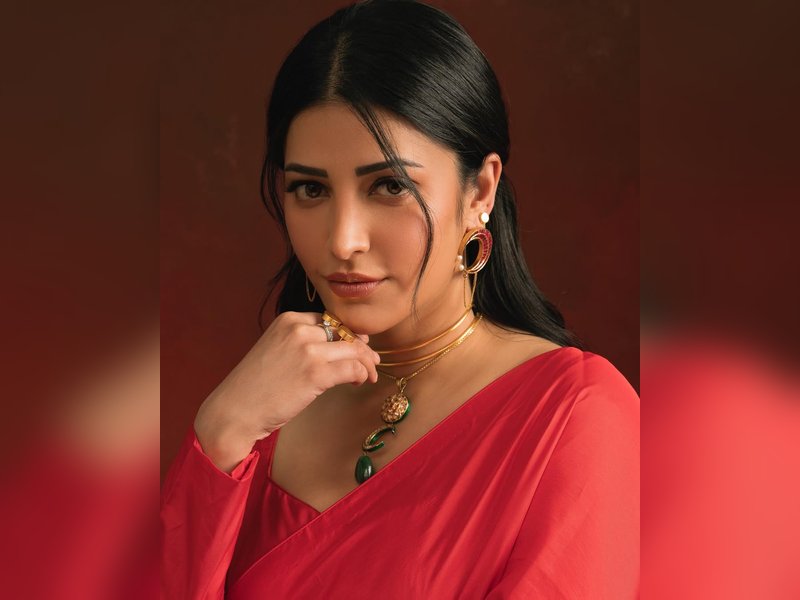 Shruti Haasan says 'I missed you' as she returns to Instagram after a brief break