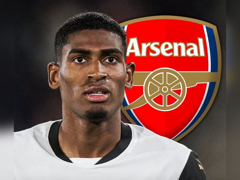 Valencia's Mosquera joins Arsenal squad ahead of closing transfer