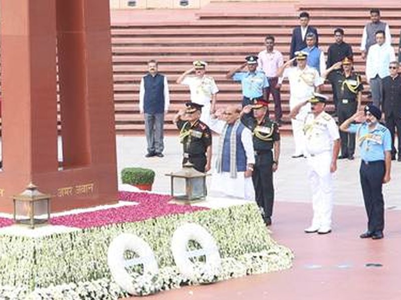 Nation pays tribute to Kargil War bravehearts/Photo/IANS  
