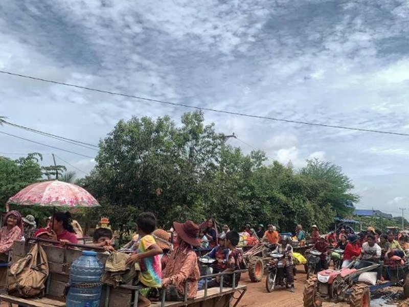Cambodia says 80,000 villagers flee homes as border fighting with Thailand enters 4th day