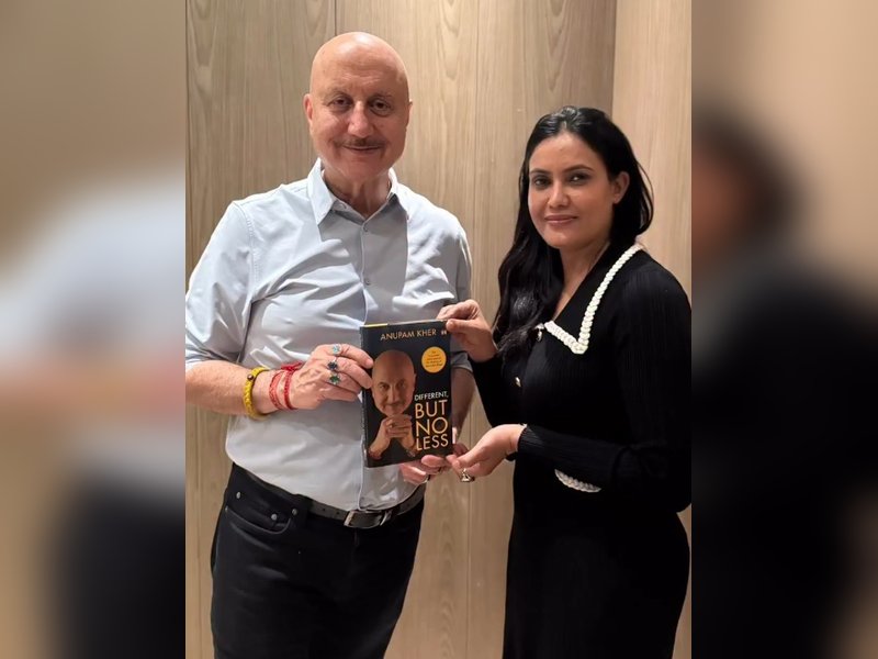 Anupam Kher feels honoured to meet Indian Army’s Colonel Sofiya Qureshi, presents her with a special gift