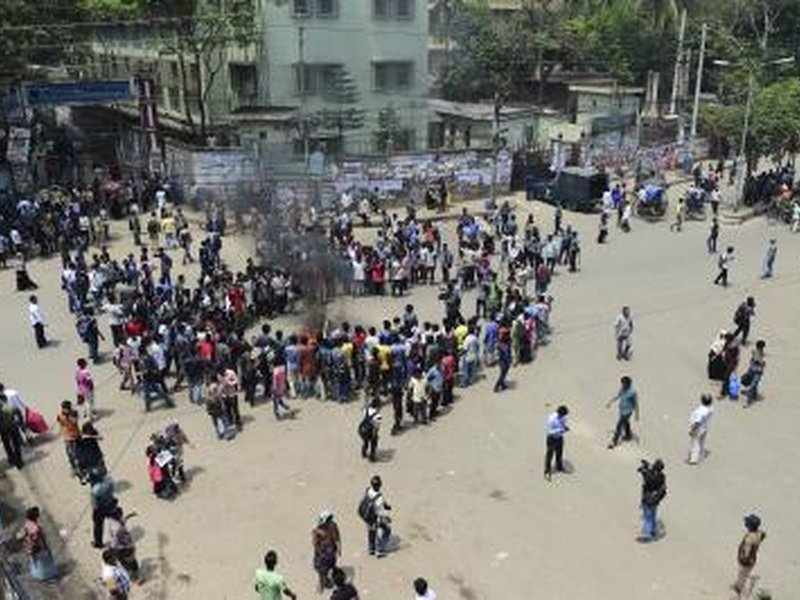 B'desh: Students demand Environmental Advisor's resignation over delay in construction of permanent university campus