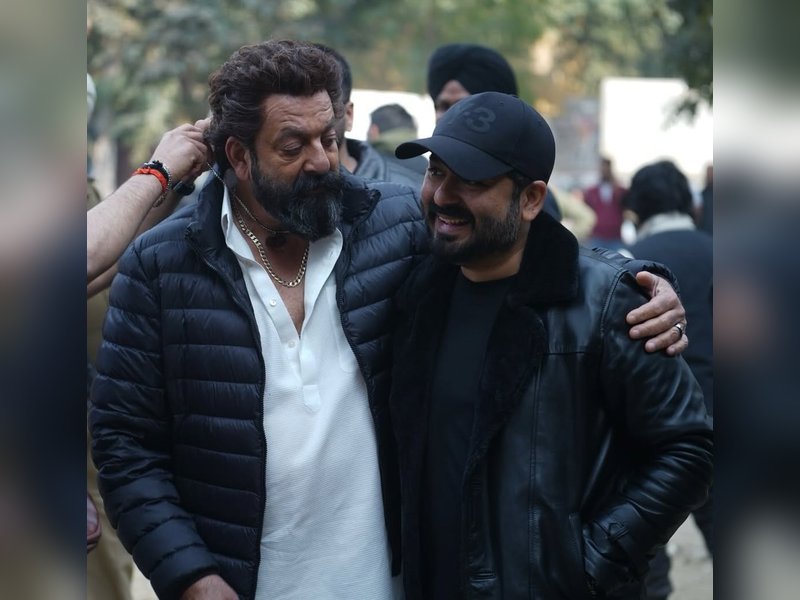 Aditya Dhar treats with a BTS pic from 'Dhurandhar' with Sanjay Dutt on his birthday