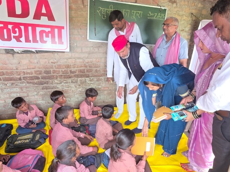 A for Akhilesh..then F for FIR filed against SP leaders for involving children in protest