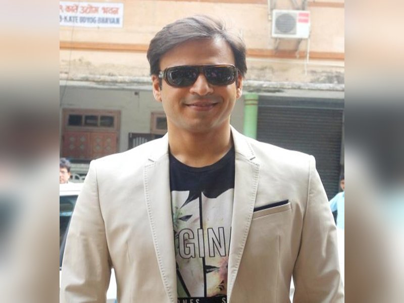 Vivek Oberoi dedicates Friendship Day to friends and family