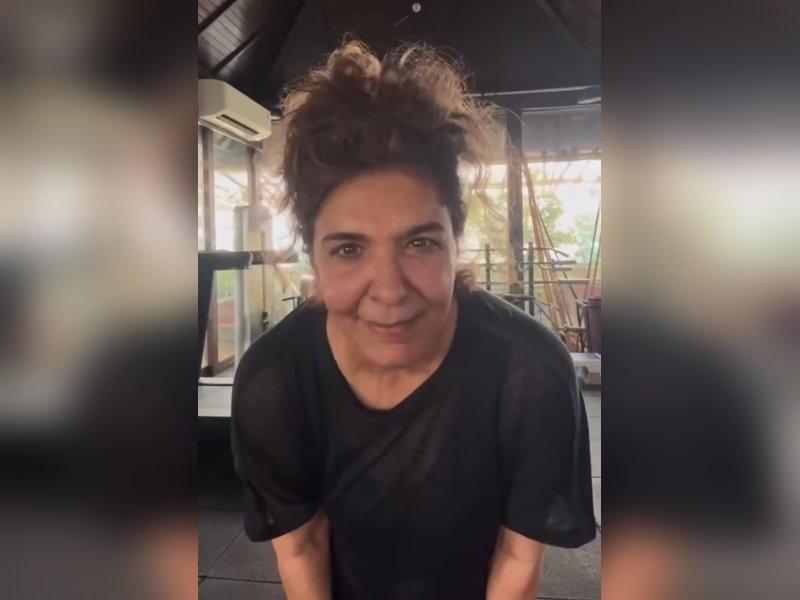 Hrithik Roshan's mom learns the hook step of ‘Aavan Jaavan’ track from ‘War 2’