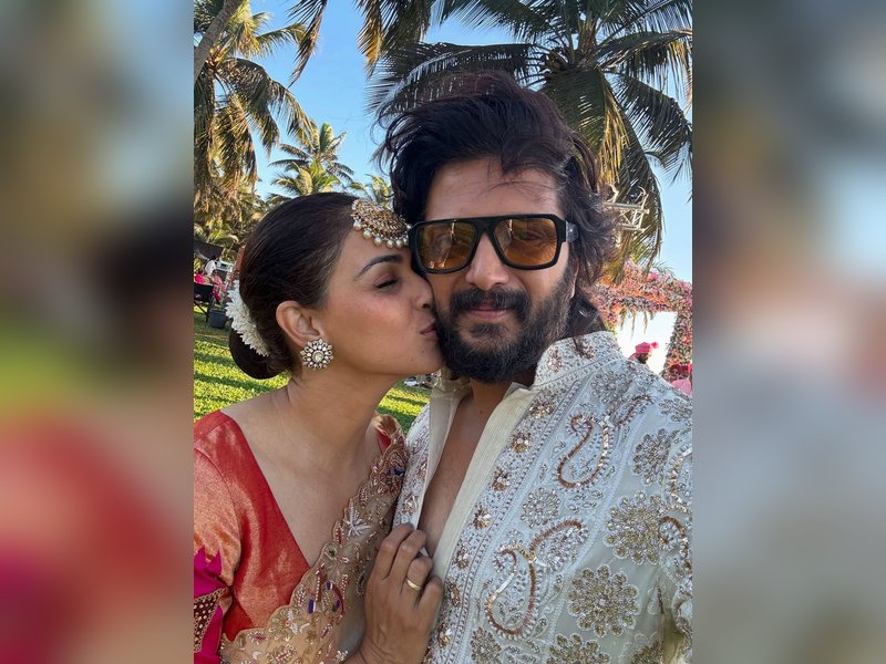 Riteish wishes ‘baiko’ Genelia on b’day: Hope you feel celebrated for everything you are