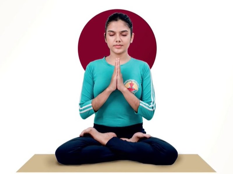 योग से पहले इस सरल लेकिन कमाल की मुद्रा का जरूर करें अभ्यास, मन प्रसन्न तो स्वस्थ रहेगा शरीर