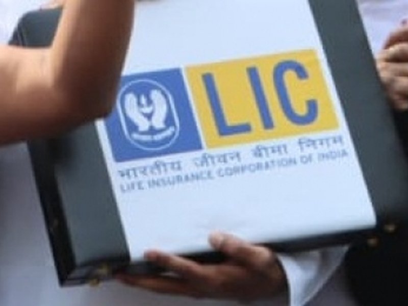 LIC clocks 4 pc rise in Q1 consolidated profit; NII also grow