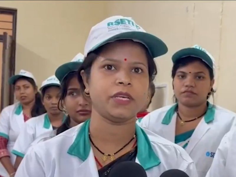 Chhattisgarh: Youths being trained as beautician under RSETI initiative