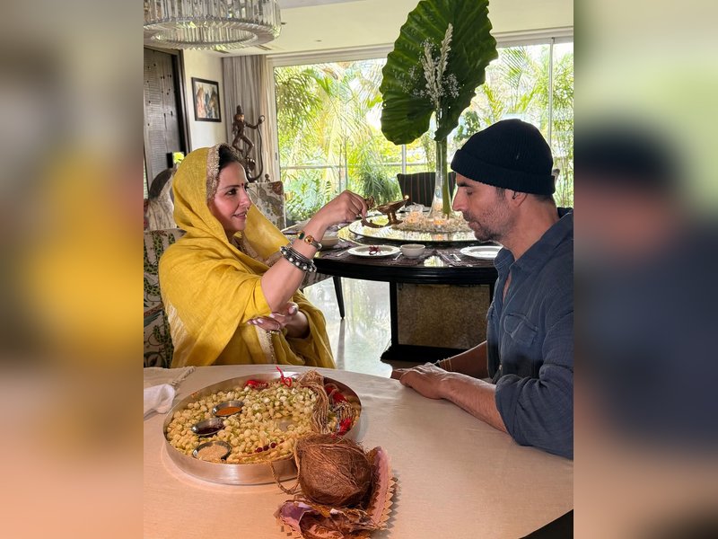 Raksha Bandhan: Akshay Kumar celebrates festival with sister Alka, remembers late mother